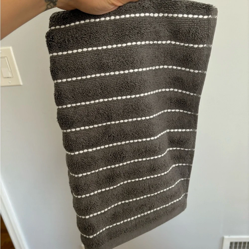 Threshold Performance Plus Hand Towel